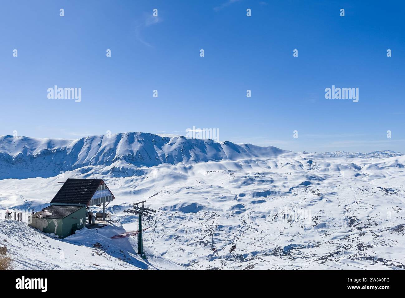 Neige, glace et ski sur la neige, Saklikent, Antalya (Saklıkent, Antalya) Station de ski en Turquie Banque D'Images