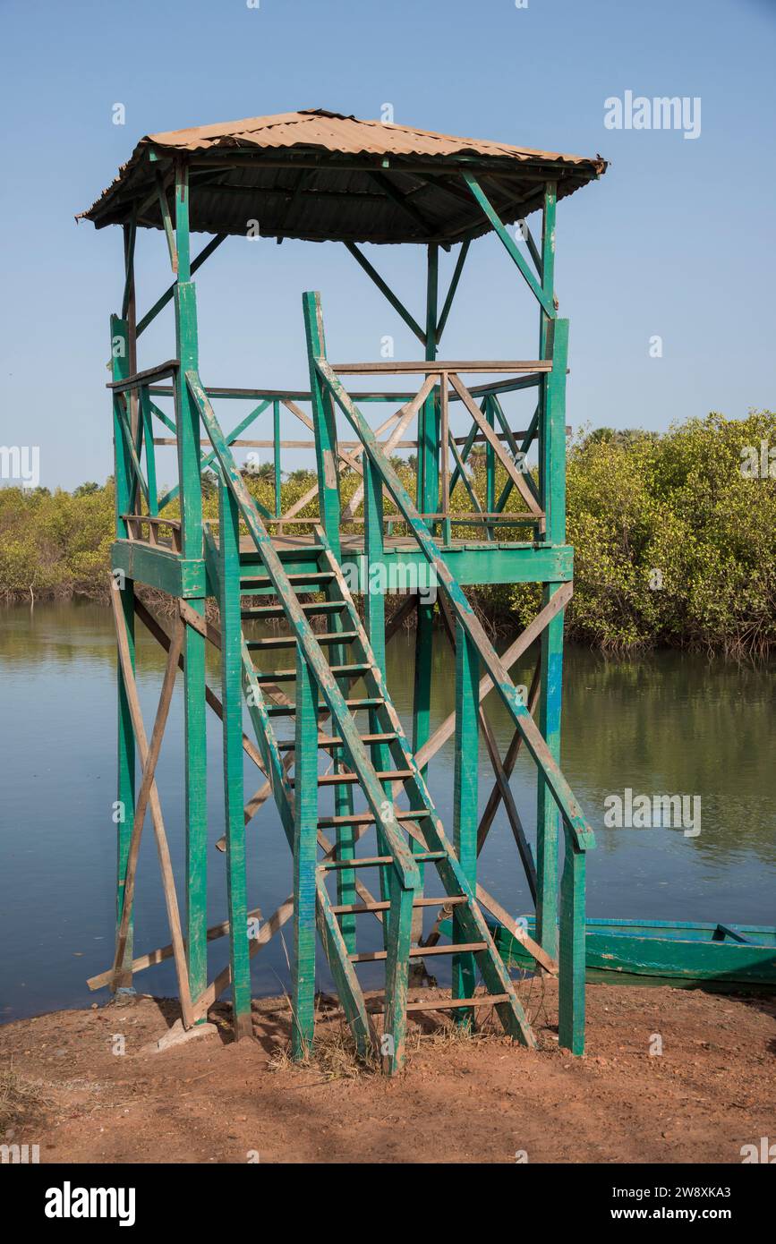 Observatoire des oiseaux de la rivière Gambie Banque D'Images