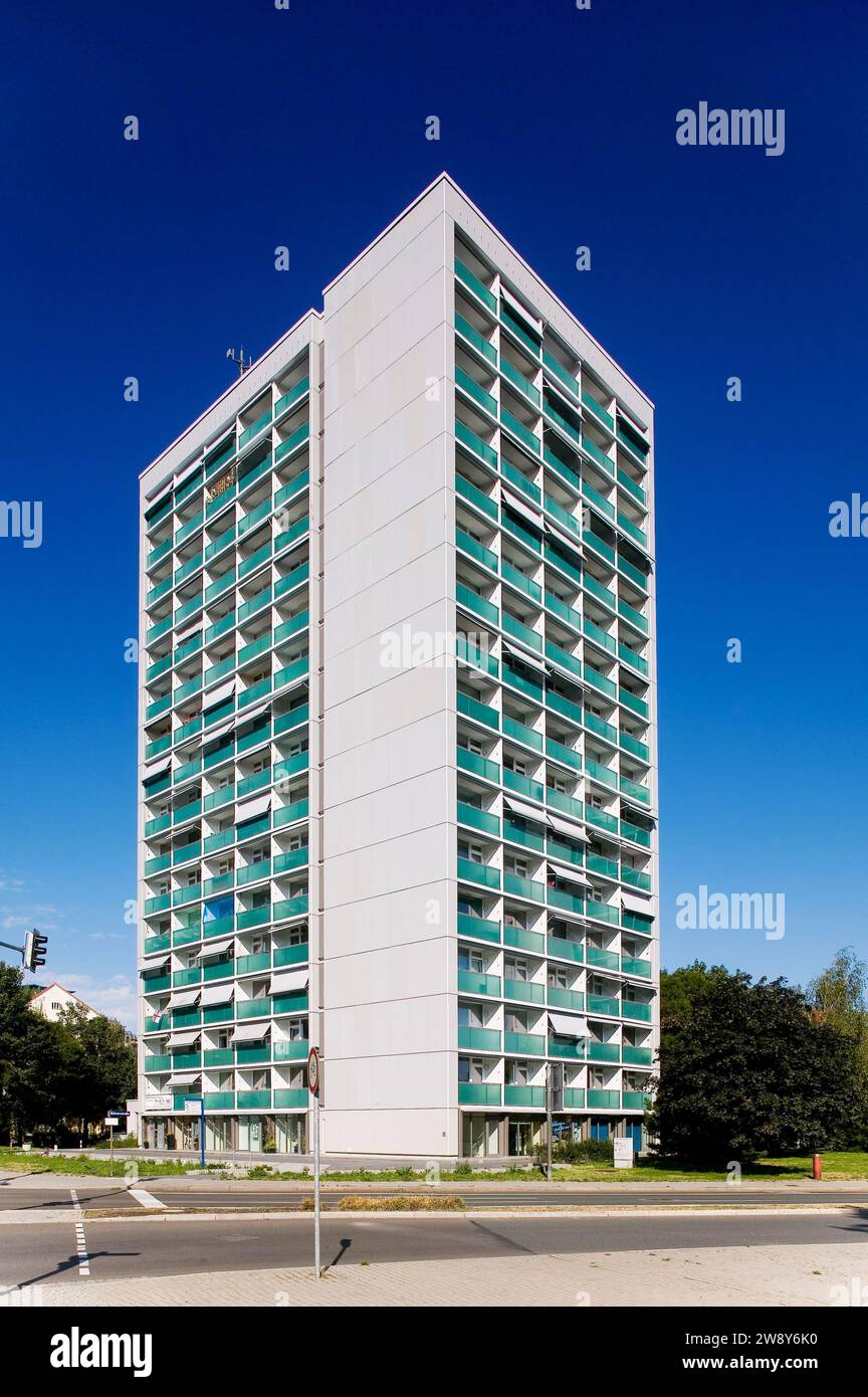 Bloc de tour de point dans la construction préfabriquée St. Petersburger Strasse, rénové, période de construction : 1969- 71. Architectes : Gunnar Hartmann Banque D'Images