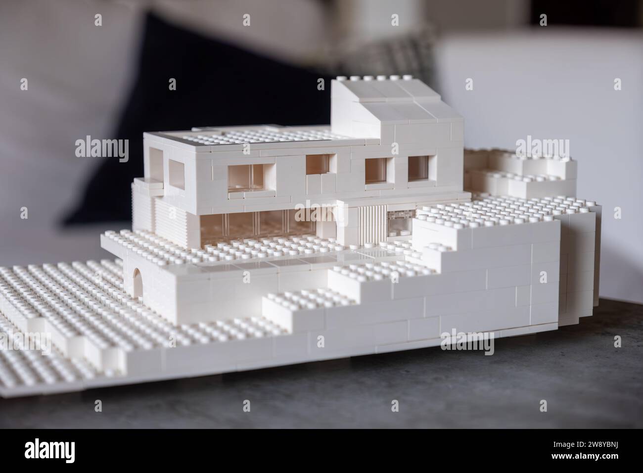 le modèle de maison moderne fait de blocs représente la structure de la maison moderne comme projet étudiant en architecture Banque D'Images
