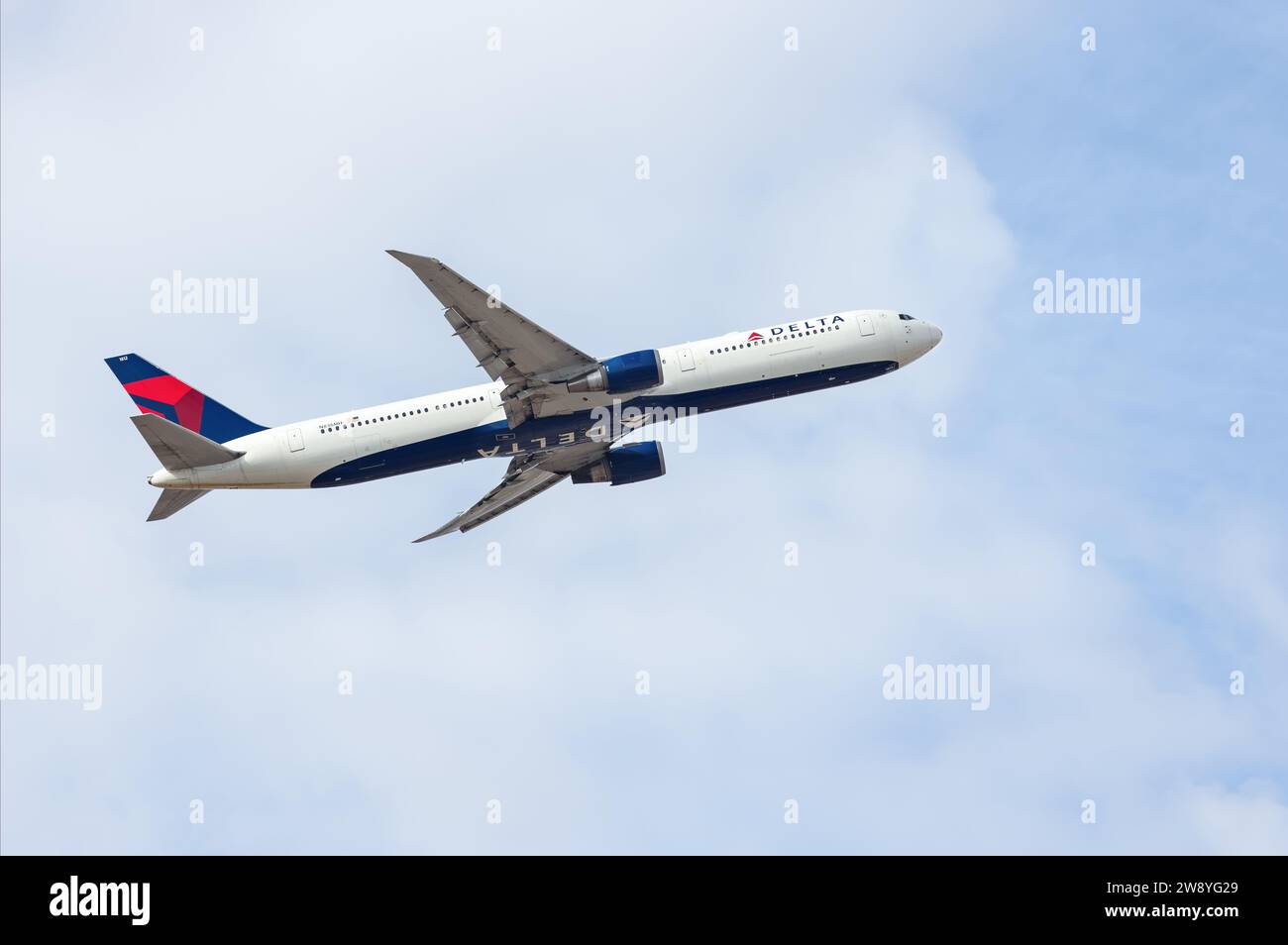 Le Boeing 767-432ER de Delta Air Lines immatriculé N836MH décolle de l'aéroport international Harry Reid. Banque D'Images