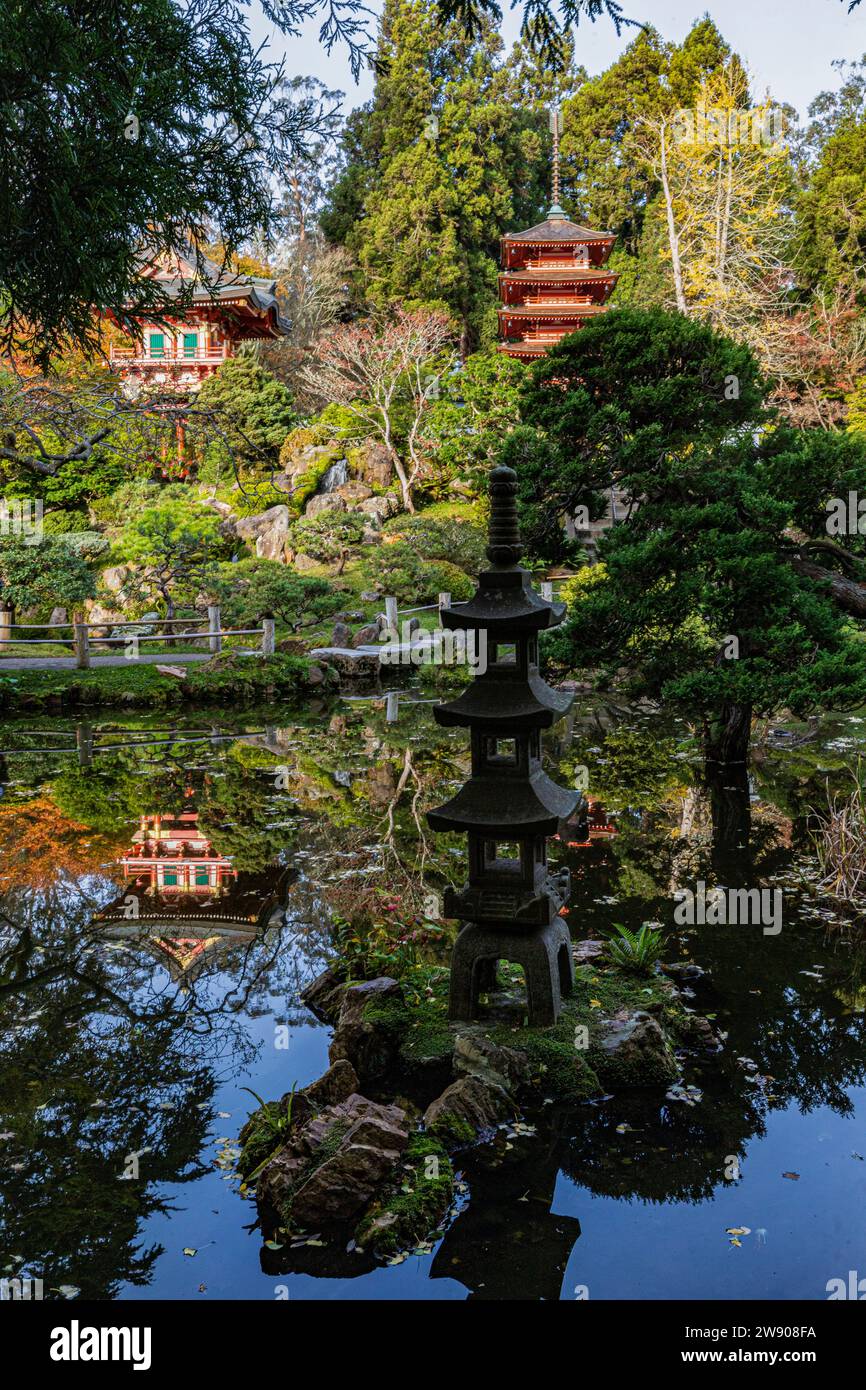 Créé à l'origine comme une exposition « Village japonais » pour l'exposition internationale de 1894 en Californie, le jardin de thé japonais au Golden Gate Banque D'Images