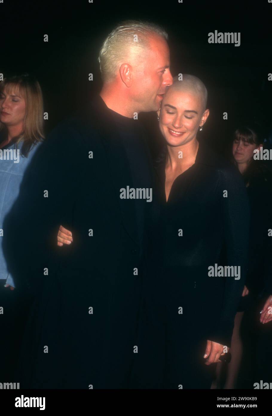 Los Angeles, Californie, États-Unis 1 octobre 1996 l'acteur Bruce Willis et l'actrice demi Moore participent à la première de HBOÕs If These Walls could Talk à la DirectorÕs Guild of America le 1 octobre 1996 à Los Angeles, Californie, États-Unis. Photo de Barry King/Alamy stock photo Banque D'Images