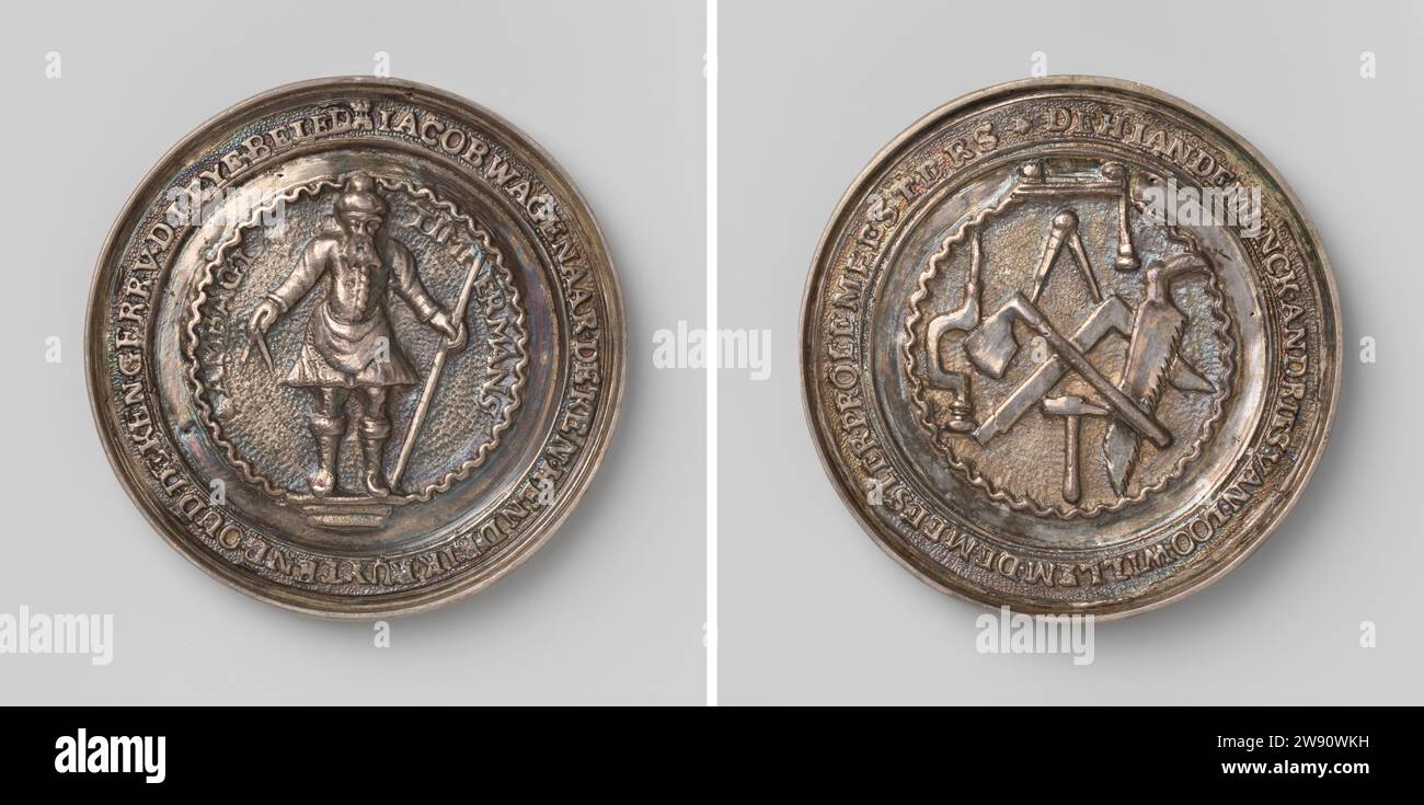 Guilde Timmer de Middelburg, anonyme, médaille 1763 Médaille d'argent. Avant : St. Joseph avec turban sur la tête, debout sur le piédestal ; dans la main droite un passeur ouvert, dans la main gauche un repère à l'intérieur du bord décoratif et un affichage bidirectionnel. Inverse : foret, axe, carré, scie, passlood, passer et marteau à l'intérieur du bord décoratif et deux -pure -like affichage ; dentelle Middelburg argent (métal) moulage Middelburg Banque D'Images
