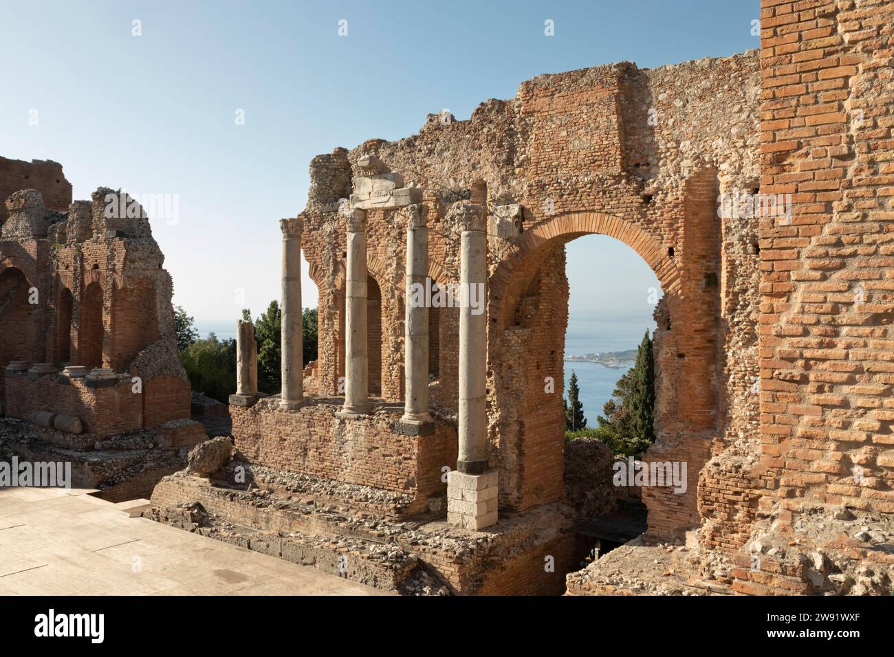 Italie, Sicile, Taormine, ruines du théâtre grec ancien Banque D'Images