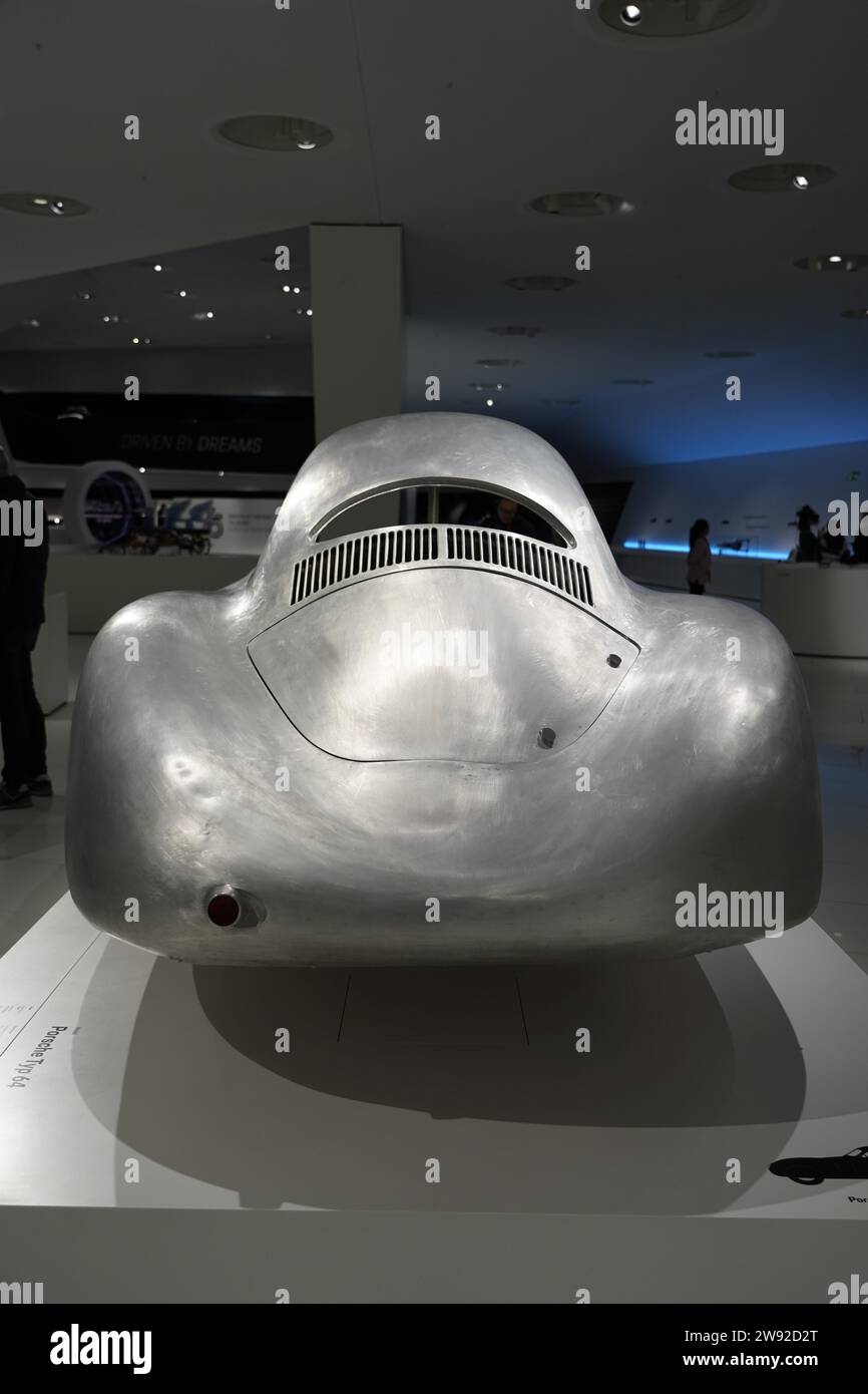 Type 64, construit en 1939, voiture de sport. L'un des trois exemples construits pour la course longue distance Berlin, Rome. Cette voiture de sport est considérée comme l'ancêtre Banque D'Images