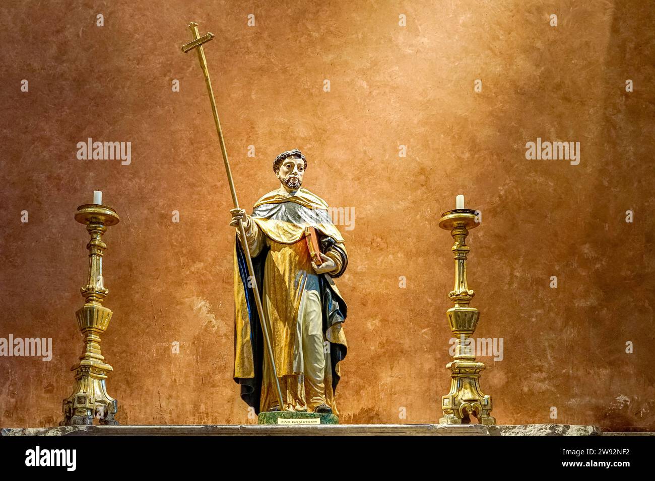 Figures religieuses de saints de l'église catholique de São Domingos à Lisbonne. Banque D'Images