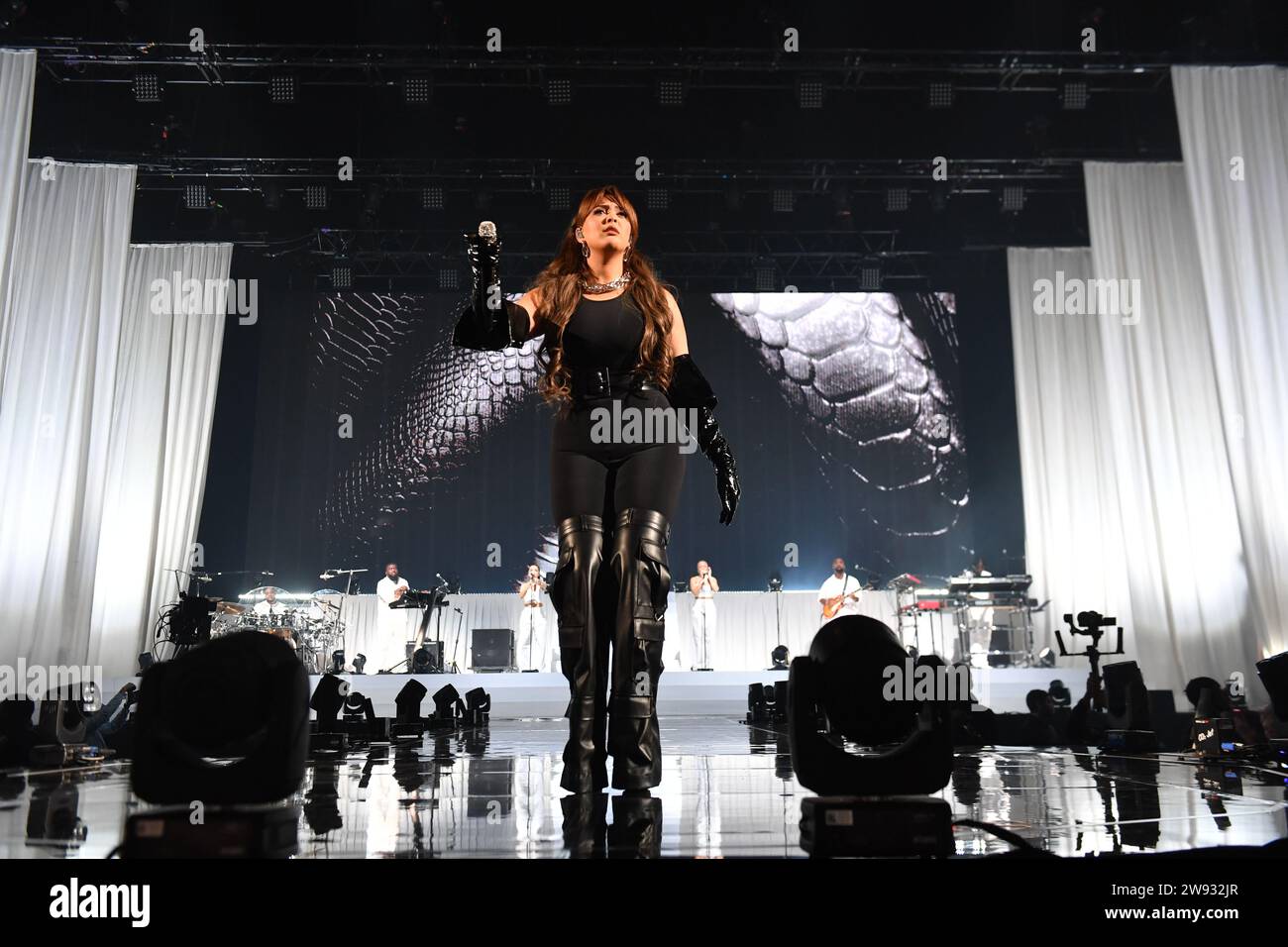 NEJ aka Nej (Nejoua Laamri) concert à Paris Bercy ACCOR Arena Banque D'Images