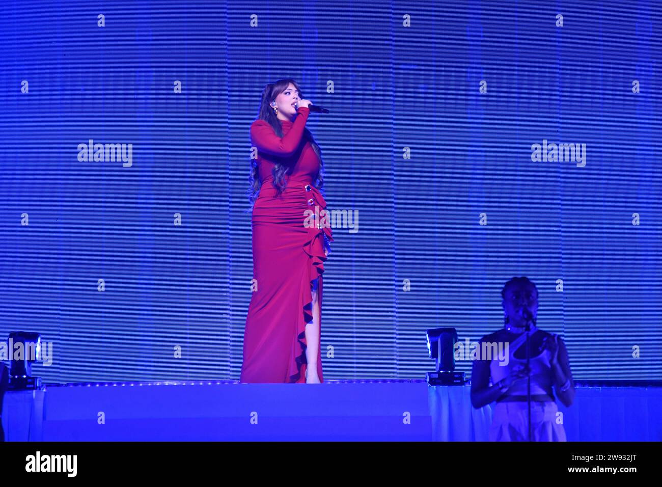 NEJ aka Nej (Nejoua Laamri) concert à Paris Bercy ACCOR Arena Banque D'Images