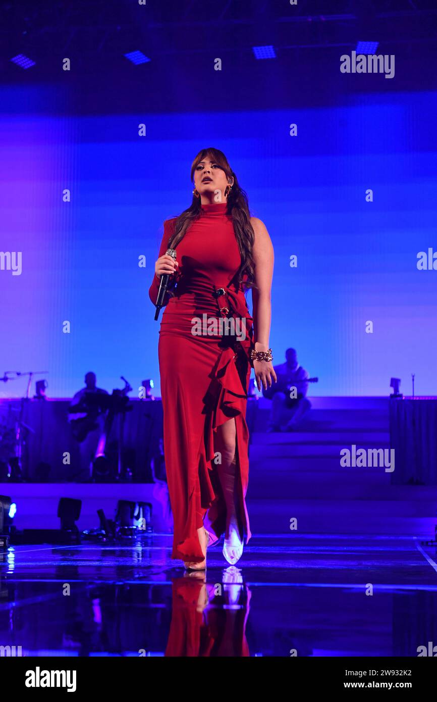 NEJ aka Nej (Nejoua Laamri) concert à Paris Bercy ACCOR Arena Banque D'Images