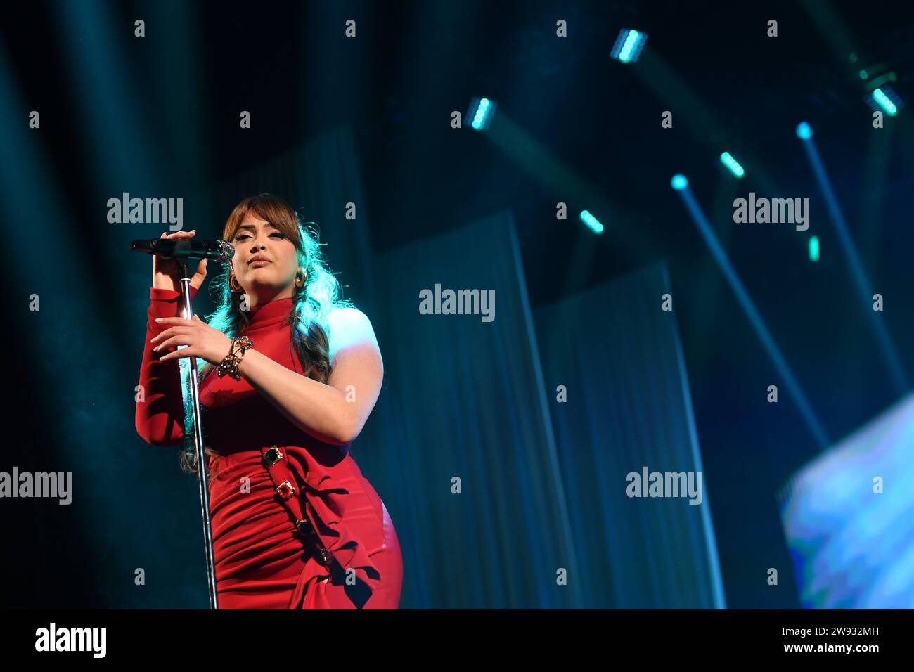 NEJ aka Nej (Nejoua Laamri) concert à Paris Bercy ACCOR Arena Banque D'Images