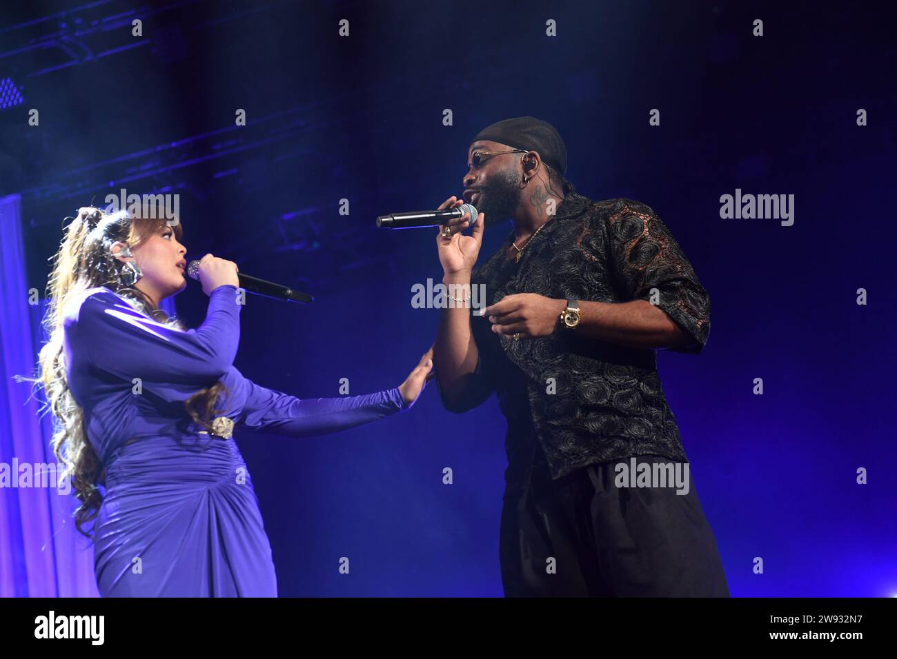 NEJ aka Nej (Nejoua Laamri) concert à Paris Bercy ACCOR Arena Banque D'Images