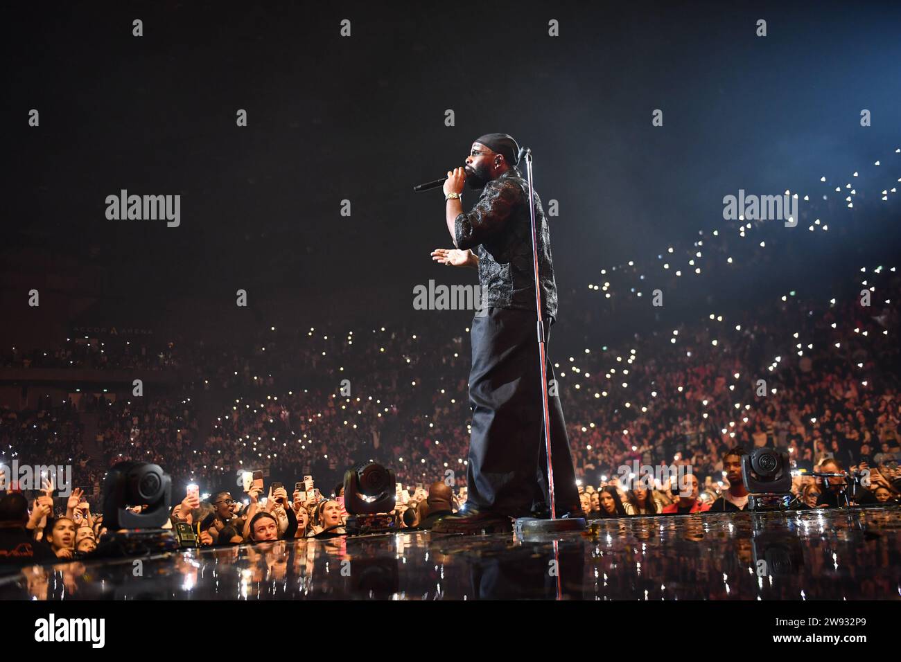 NEJ aka Nej (Nejoua Laamri) concert à Paris Bercy ACCOR Arena Banque D'Images