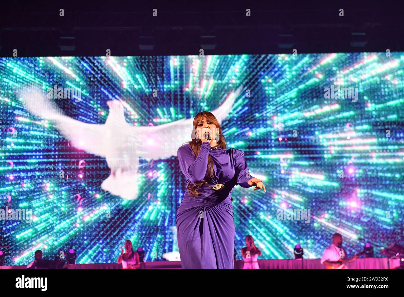 NEJ aka Nej (Nejoua Laamri) concert à Paris Bercy ACCOR Arena Banque D'Images