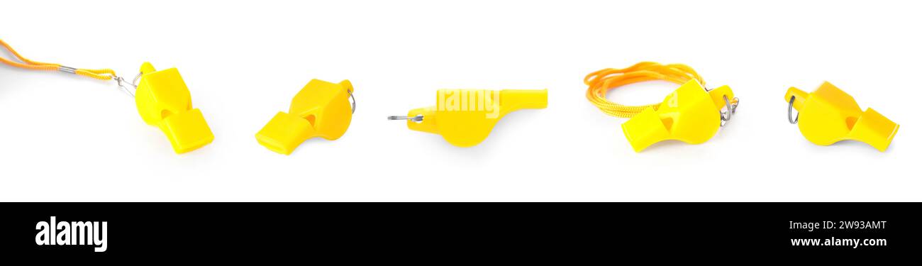 Sifflet jaune avec cordon isolé sur blanc, set Banque D'Images