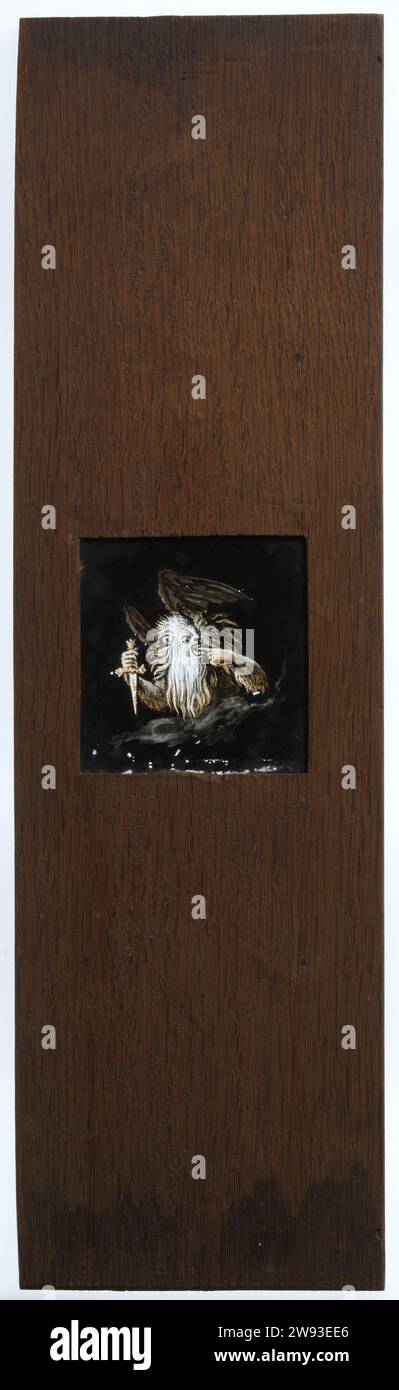 Plaque Trek avec une image d'une sorte de loup-garou, anonyme, 1750 - 1800 cadre en bois avec plaque de verre, utilisé pour la lanterne magique. Image d'une sorte de loup-garou. Le loup-garou a un poignard dans la main gauche et un doigt dans la bouche. On dirait qu'il a des ailes. L'arrière-plan est sombre. verre. bois (matériel végétal) Banque D'Images