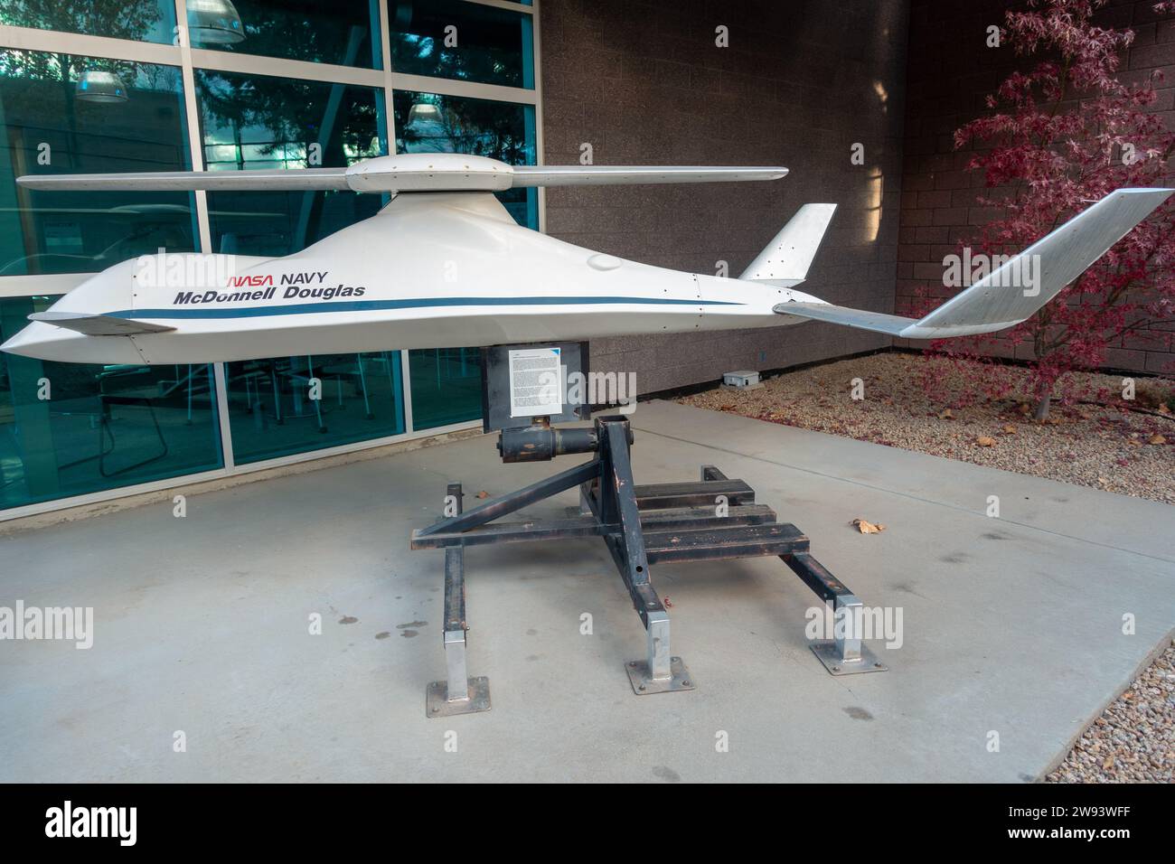 NASA Navy McDonnell Douglas modèle d'avion célèbre Embry-Riddle Aeronautical Engineering University College Campus Building Prescott Arizona USA Banque D'Images