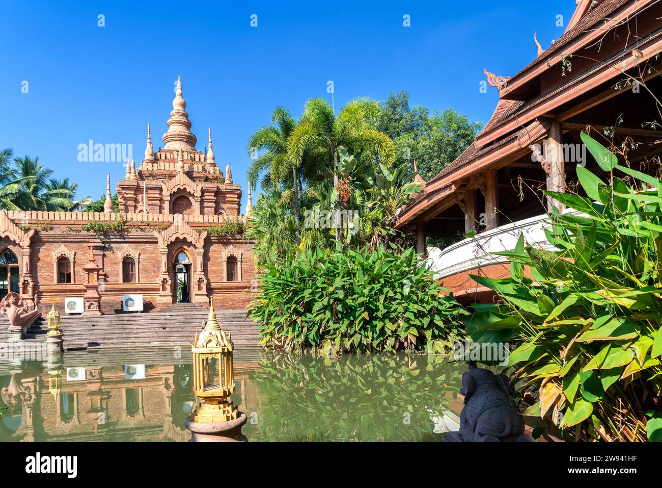 Architecture de style Dai à Xishuangbanna, Yunnan, Chine. Banque D'Images