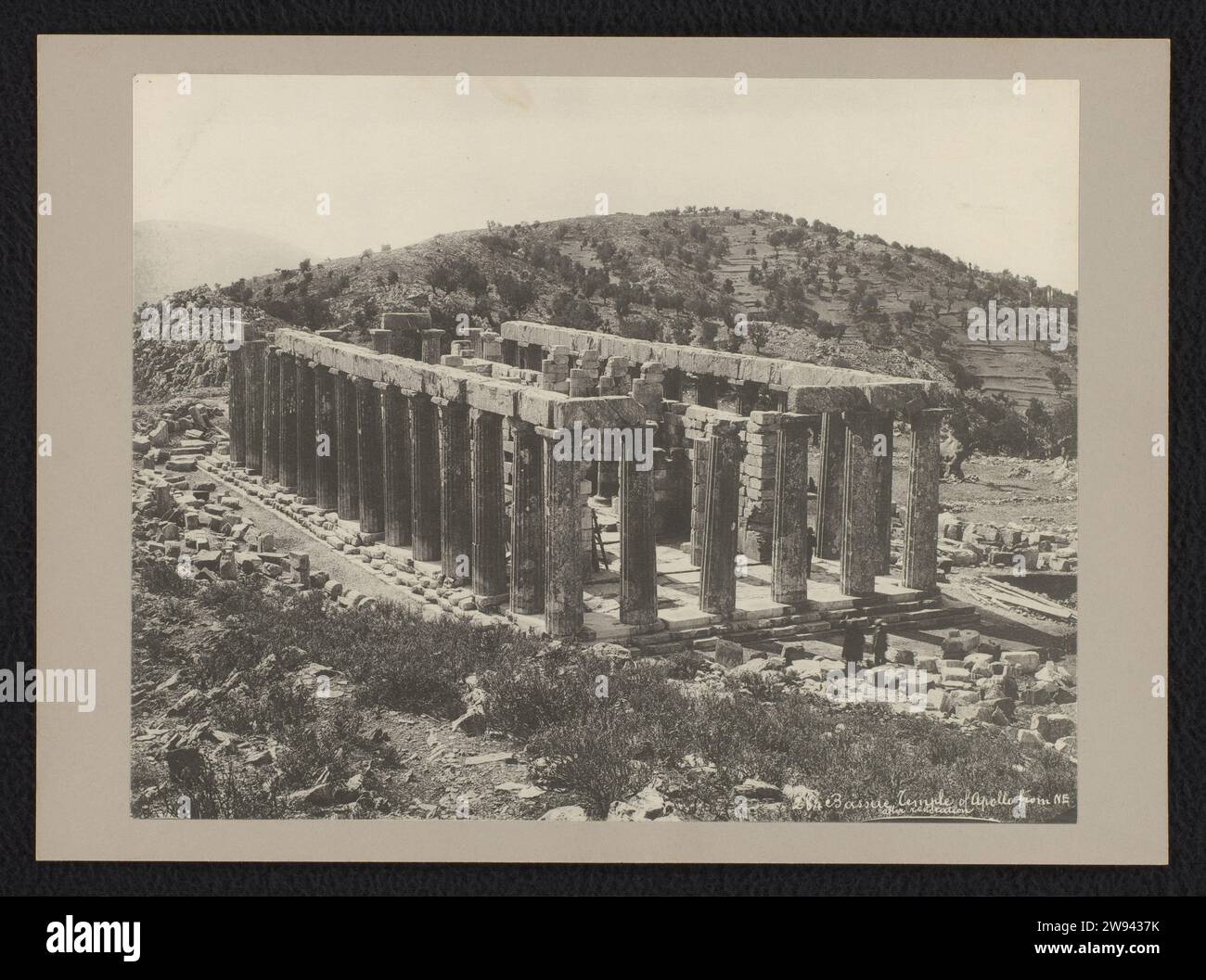 Temple d'Apollon à Bassae, c. 1895 - c. 1915 photographie Temple d'Apollon photographié du nord-est. Par le papier. Collotype de carton par le Banque D'Images