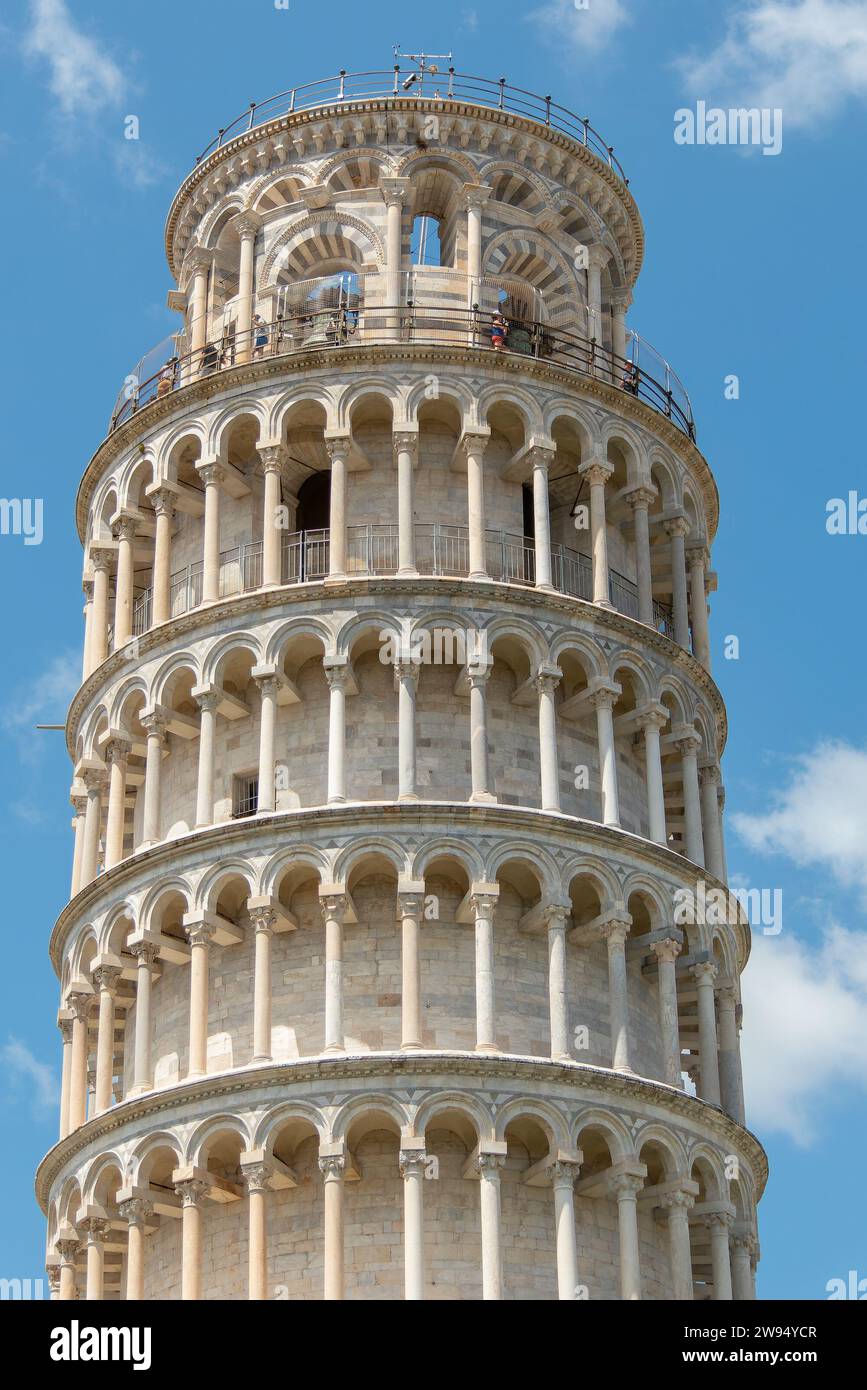 Italie, Pise, 26 juillet 2023. La Tour de Pise est le clocher de la cathédrale notre-Dame de l'Assomption de Pise, en Toscane. Banque D'Images