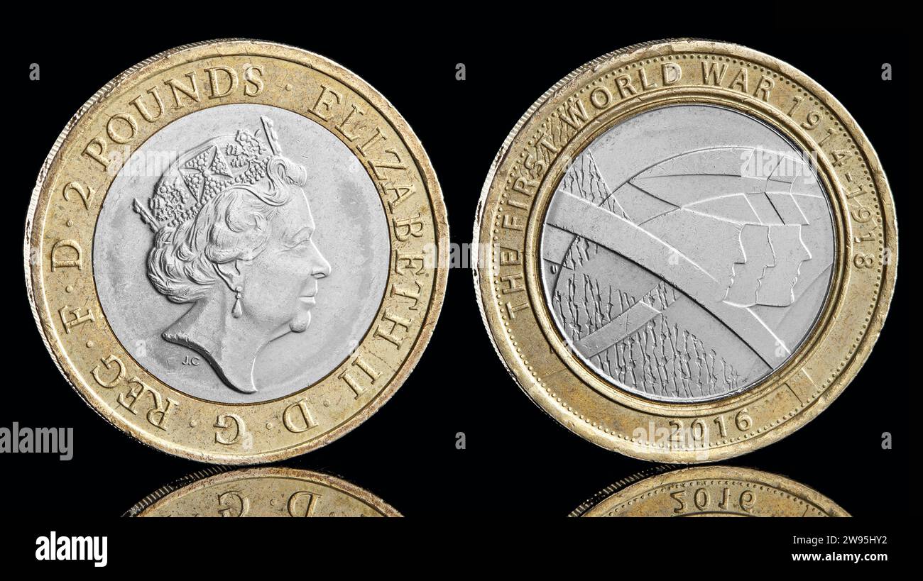 2016 pièce de 2 £ britannique pour commémorer la première Guerre mondiale. L'avers présente le portrait de la 5e pièce de monnaie de la reine Elizabeth II Banque D'Images