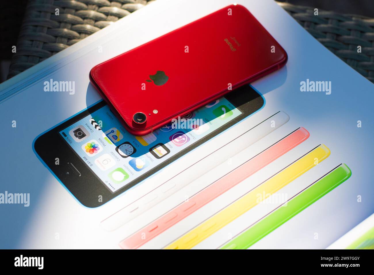 HCMC, VN - décembre 2023. Smartphone Apple iPhone XR Banque D'Images