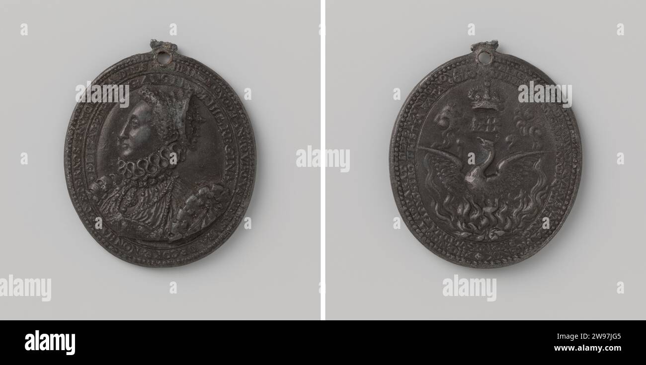 Elisabeth, Reine d'Angleterre, anonyme, 1574 exemplaires. Médaille d'histoire Médaille ovale de plomb avec trou dedans et oeil de roulement cassé. Devant : poitrine Femme dans Tweeregelig se changeant. Côté route : Phoenix Verrijxend du feu sous monogramme couronné dans Tweeregelig Inverschruit plomb (métal) coulée Banque D'Images