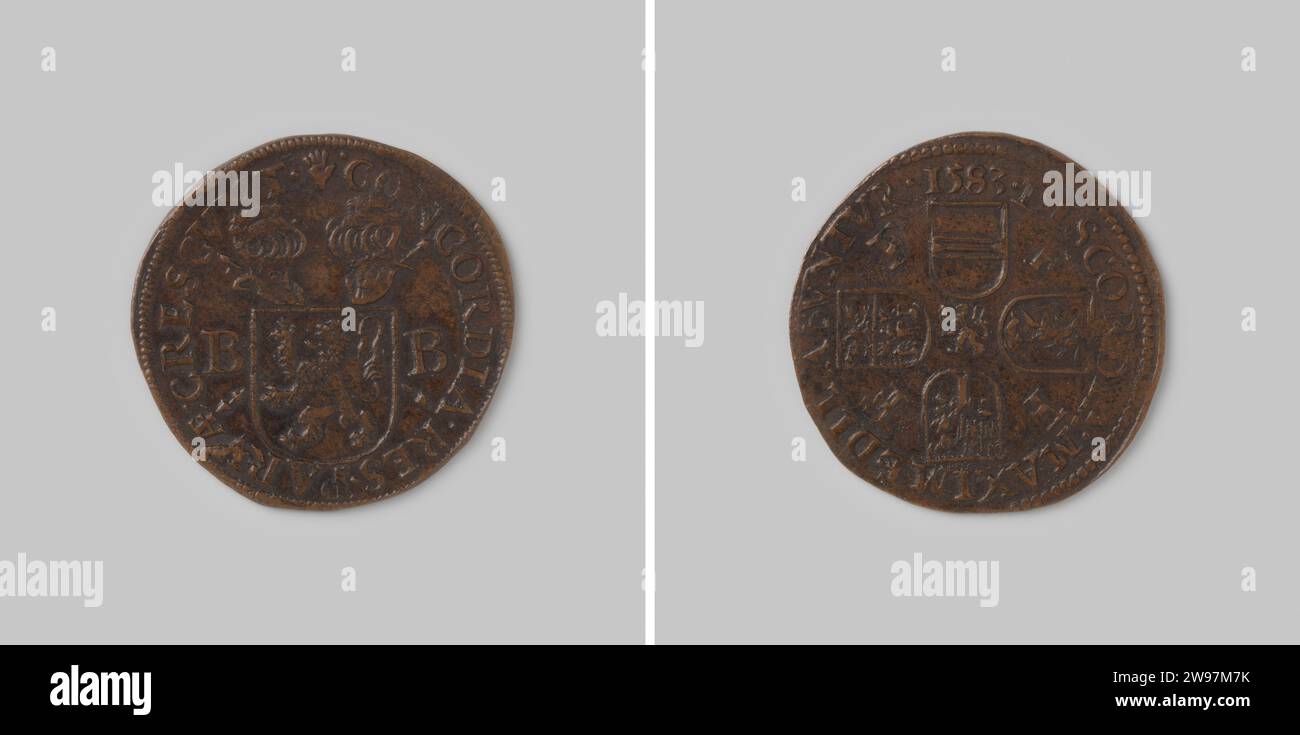 Médaille de calcul d'Anvers sur la haine contre l'Espagne 1583 , médaille d'histoire 1583. Médaille de cuivre jeton, sur le devant un blason sur deux lances croisées recouvertes de deux casques et flanquées de deux lettres B, avec un changement, quatre blasons radialement placés sur le bas, entre lesquelles lettres f autour d'un lion grimpant, avec un changement. cuivre (métal) frappe (travail des métaux) Banque D'Images