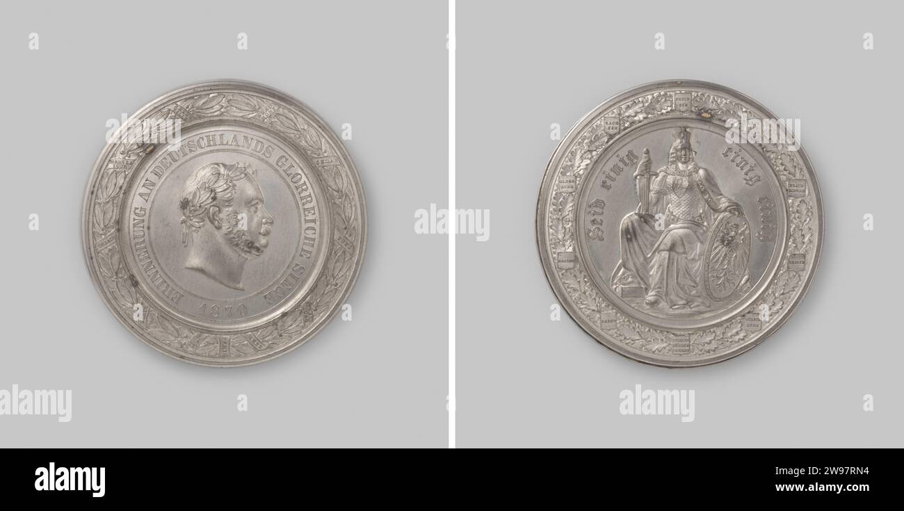 Victoires allemandes dans la guerre franco-prussienne, en l'honneur de Guillaume Ier, roi de Prusse, anonyme, médaille d'histoire 1870 Médaille Pewter. Devant : Breastpiece Man avec Lauwerkrans à l'intérieur et Lauwerkrans, enroulé avec un ruban, sur lequel sont mentionnés les noms des victoires allemandes les plus importantes. Bémol : femme couronnée avec épée et bouclier, représentant la Germanie dans Omschrift dans l'écriture gothique et Eikekrans, dans laquelle dix boucliers sont incorporés avec des noms d'États allemands ; contenu : dix images imprimées : recto : image des opérations militaires. Revers : inscription. Allemagne étain (métal). cardboard strik Banque D'Images