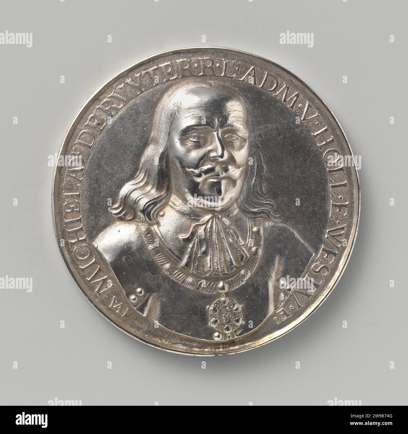 Destruction de la flotte anglaise à Chatham, en l'honneur de Michiel Adriaansz. De Ruyter, Pieter van Abeele, médaille d'histoire 1667 Médaille d'argent. Devant : l'homme de poitrine à l'intérieur du changement. Revers : bataille maritime au-dessus de cartouche avec inscription. Amsterdam argent (métal) coulage / gravure RAID sur le Medway Chatham. Kent Banque D'Images