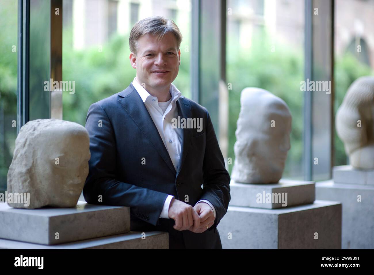 Portrait de Pieter Omtzigt, chef et dirigeant politique du parti contractuel NSC / Nieuw Sociaal dans la 2e chambre du Parlement néerlandais. Après plusieurs années de travail seul, il a créé le NSC en 2023, a remporté 20 sièges, donnant au NSC un poste pour négocier pour les positions de la Coalition et Kabinet. Portrait réalisé en 2011. Banque D'Images