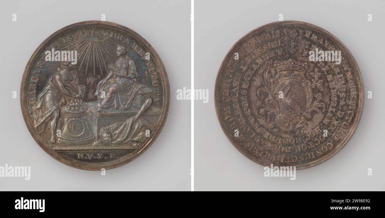 Premier centenaire de la Confrerie Pictura, académie de dessin de la Haye, Nicolaas van Swinderen, médaille d'histoire 1756 Médaille d'argent. Devant : Pictura, représentée comme une femme sur un piédestal avec une palette et des pinceaux à la main ; à côté du piédestal une peau de lion, un club et une tête de sanglier ; pour elle, l'amitié apporte un aveugle à l'autel en feu ; basé sur un C dans SLIGHEROND, éclairé par la lumière céleste dans l'Overschuise ; Cut : Signature. Revers : armoiries couronnées entre la paume et la branche de baie dans un changement de trois lignes. La Haye argent (métal) frappe (travail des métaux) la Haye Banque D'Images