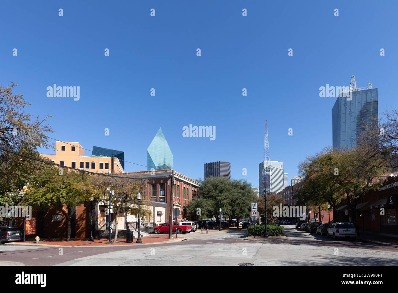 Dallas, États-Unis - 6 novembre 2023 : vue sur les toits de Dallas dans le quartier historique de Westend. Banque D'Images