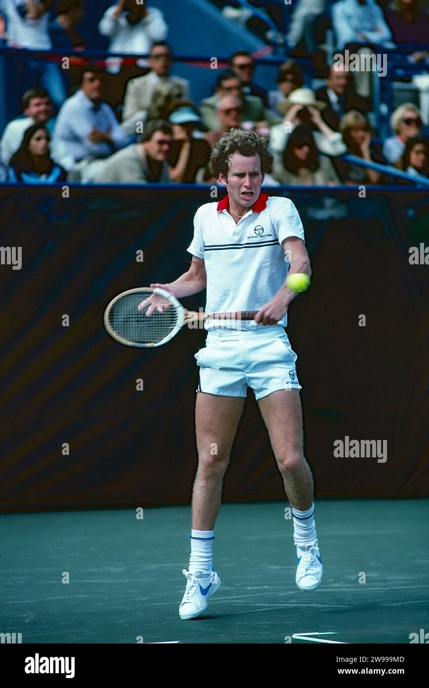 John McEnroe (États-Unis) en compétition à l'US Open de tennis 1981. Banque D'Images