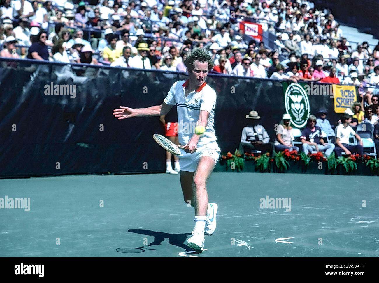 John McEnroe (États-Unis) en compétition à l'US Open de tennis 1981. Banque D'Images