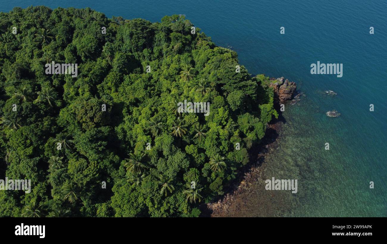 Une vue aérienne de Koh Libong, une superbe île tropicale située au sud de la Thaïlande. Banque D'Images