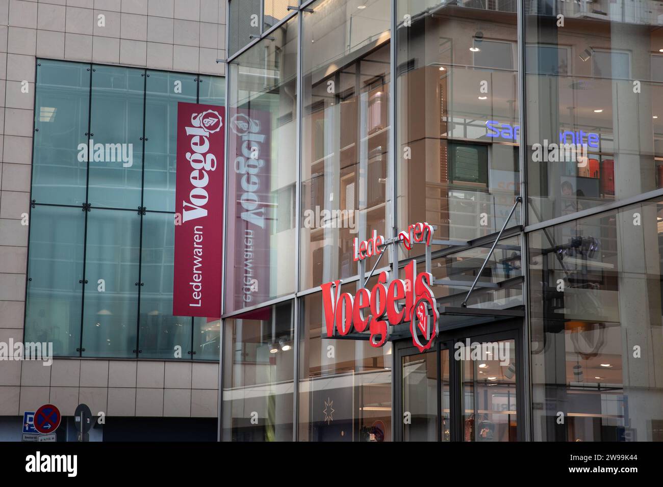 Image d'un panneau avec le logo de Vogels Lederwaren à Cologne, Allemagne. Banque D'Images