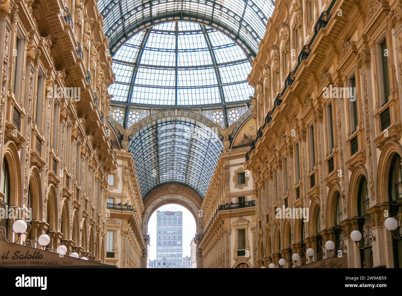 Milan, Italie, 31 juillet 2023. La Galleria Vittorio Emanuele II est une galerie marchande historique prestigieuse de style néoclassique avec une tendance baroque Banque D'Images