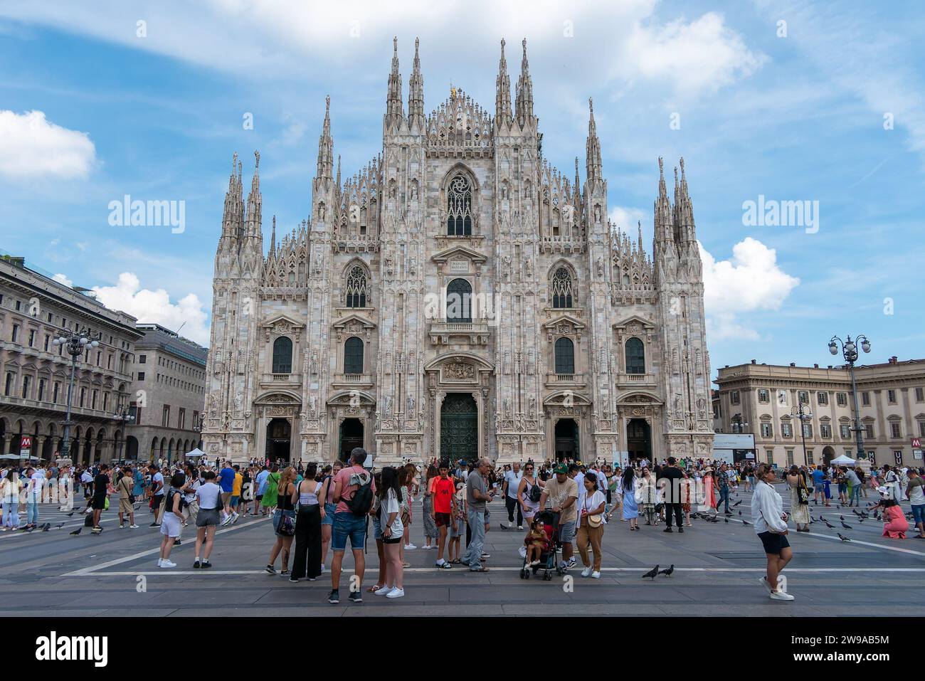 Milan, Italie, 31 juillet 2023. Cathédrale de Milan, officiellement la cathédrale métropolitaine de la Nativité de la Sainte Vierge Marie, souvent abrégé en Duom Banque D'Images