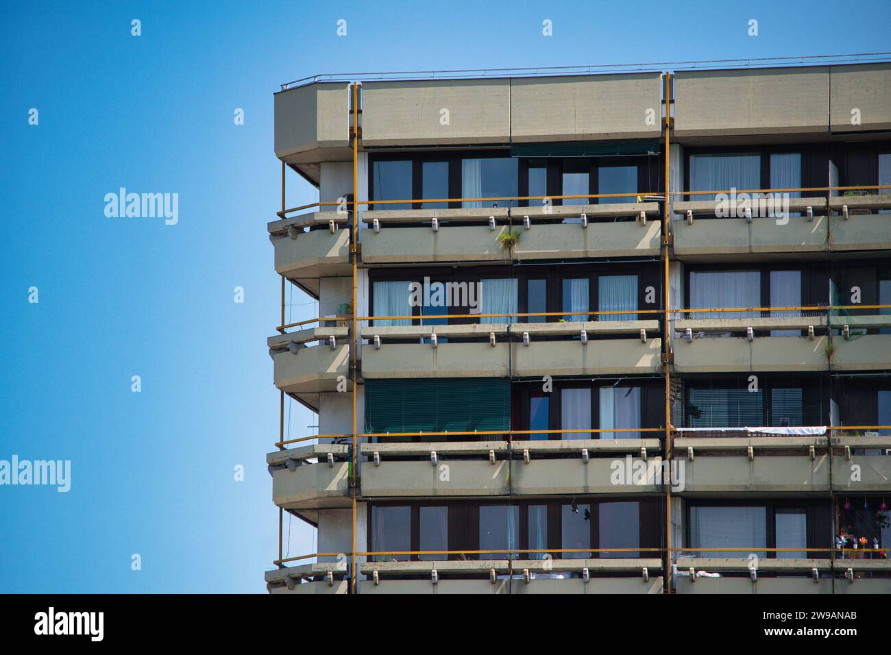 70s apartment building Banque de photographies et d’images à haute — free download