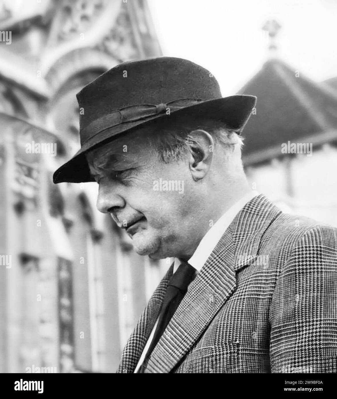 Sir John Betjeman. Portrait du poète lauréat anglais Sir John Betjeman (1906-1984), en 1961 Banque D'Images