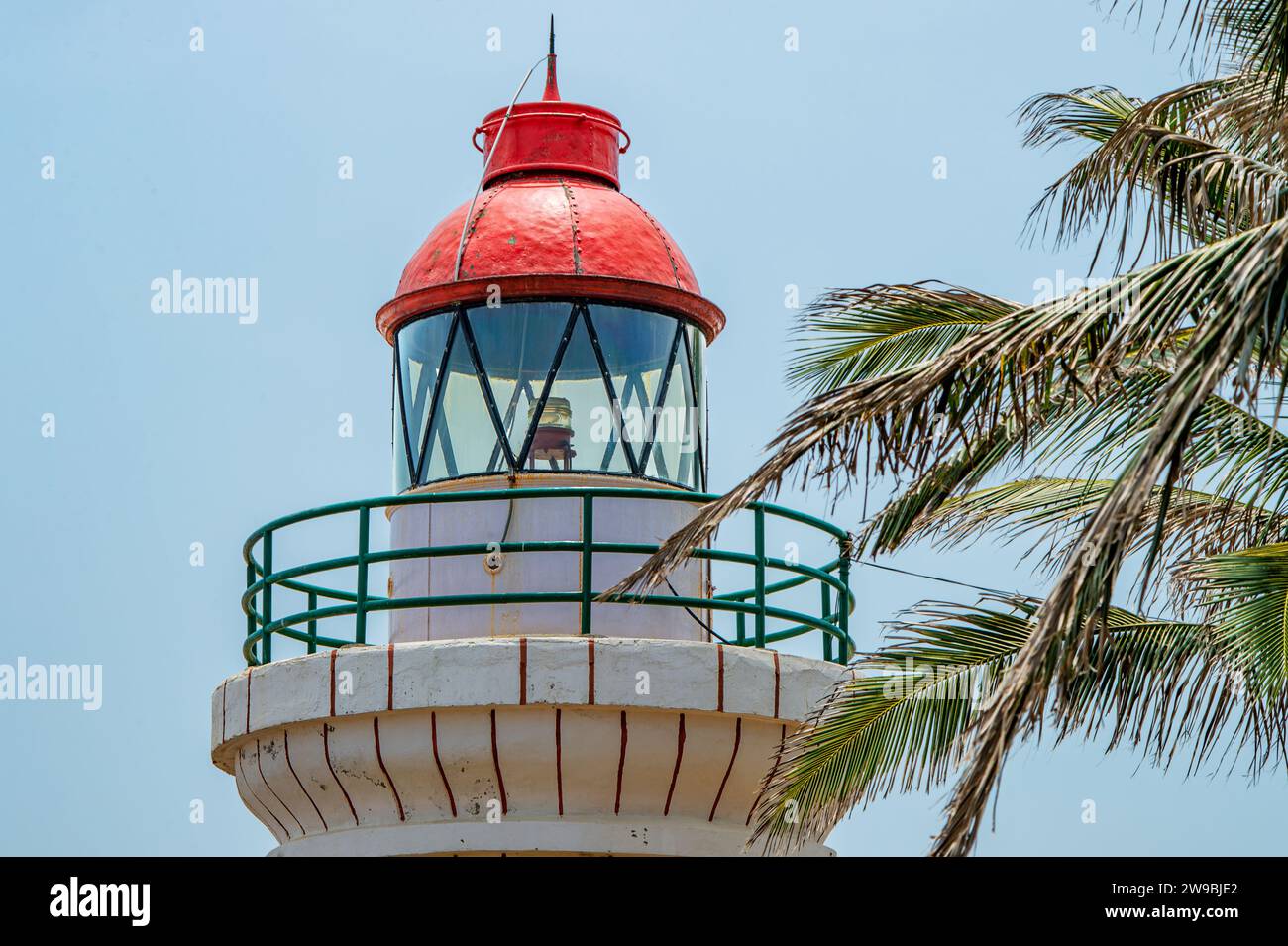 08 30 2015 Vintage Bheeminipatnam Phare et est d'environ 10 mètres de hauteur ; Overall.at Bheemili Beach Park ; Visakhapatnam Inde ; Vishakhpatnam Andh Banque D'Images