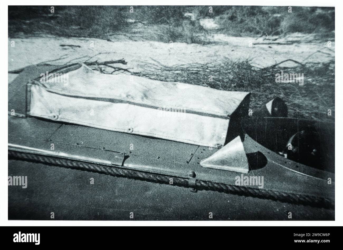 Réceptacle en toile (non étanche) sur le pont d'une Belle au bois dormant pour la mise en place de magasins opérationnels tels que des mines de limpet immédiatement avant la phase d'attaque d'une opération. Banque D'Images