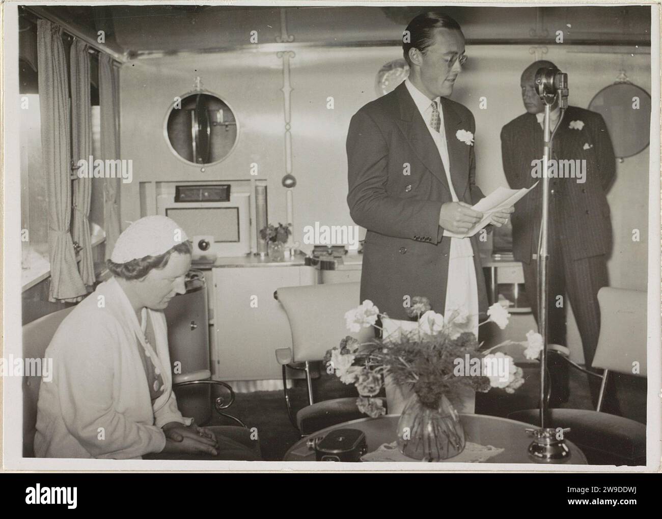 Visite de Juliana, reine des pays-Bas, et Bernhard van Lippe-Biesterfeld au Prinsenjacht HR. Mme 'Piet hein' à Muiden le 28 août 1937, 1937 photographie pays-Bas soutien photographique autres Banque D'Images
