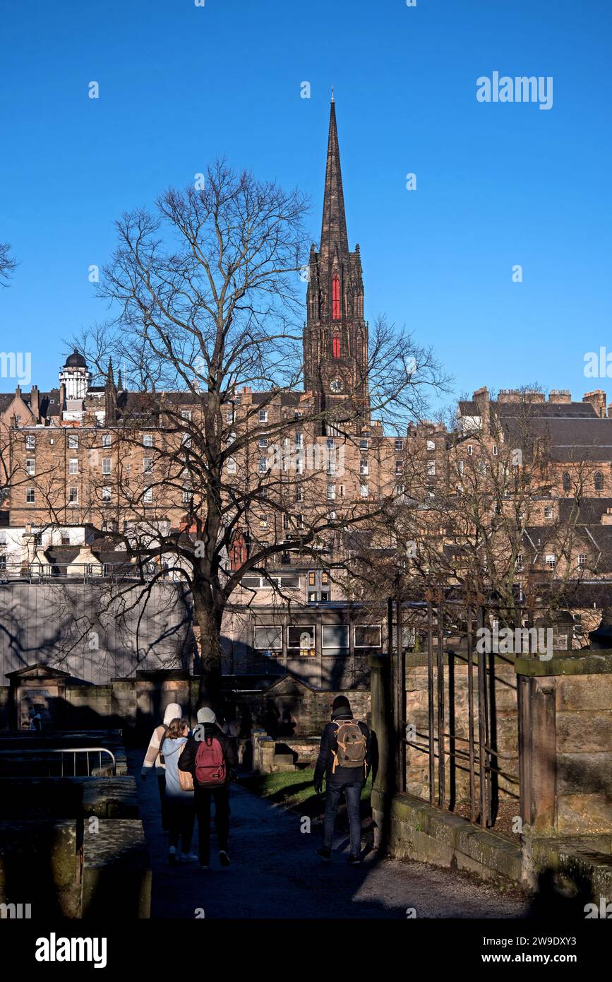 Greyfriars Kirkyard avec vue sur la vieille ville, Édimbourg, Écosse, Royaume-Uni. Banque D'Images Greyfriars Kirkyard avec vue sur la vieille ville, Édimbourg, Écosse, Royaume-Uni. Banque D'Images