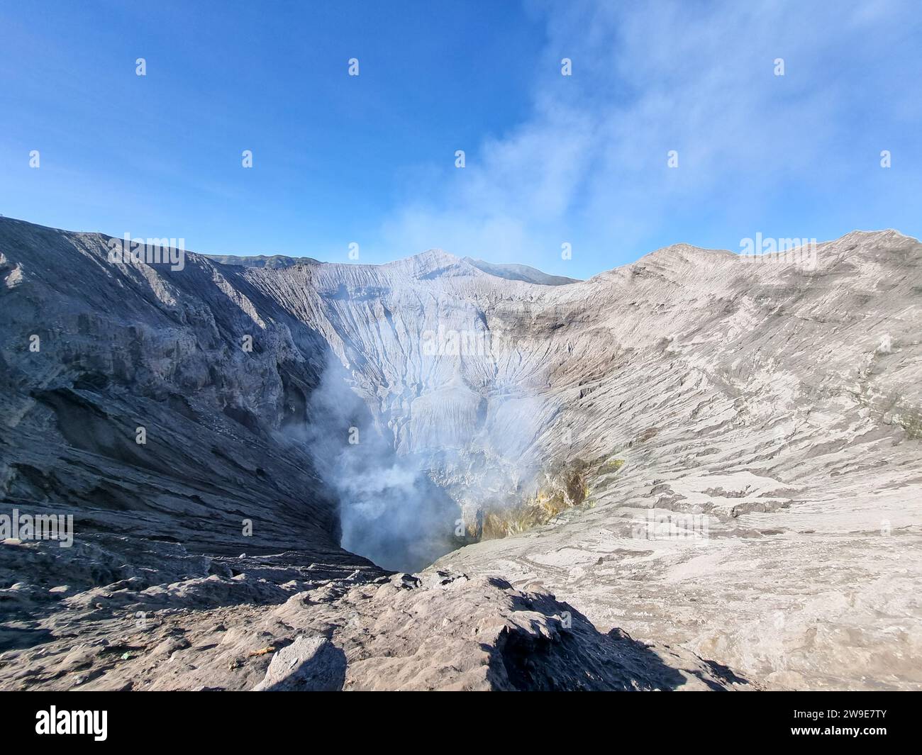 Cratère du mont Bromo, parc national de Bromo Tengger Semeru, Java oriental, Indonésie Banque D'Images