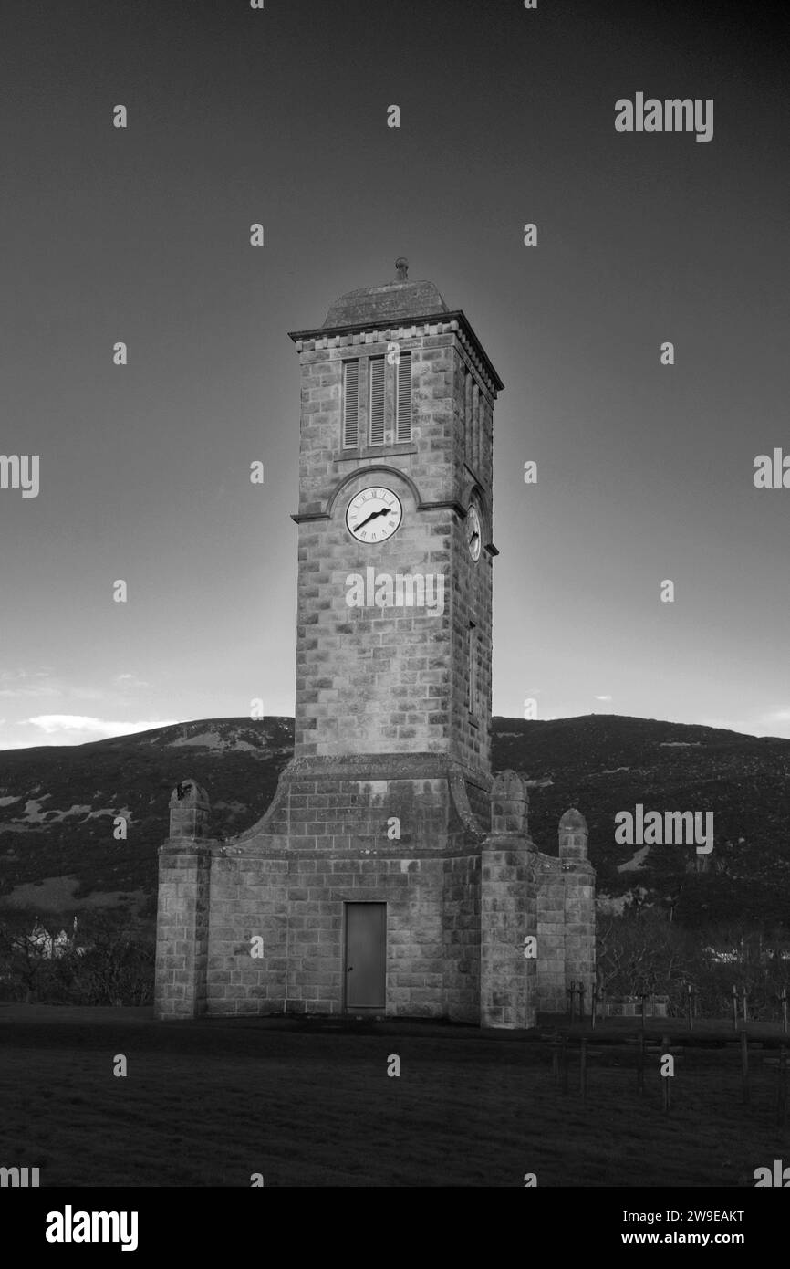 La tour commémorative de la guerre dans le village de Helmsdale, côte est de Sutherland, Écosse, Royaume-Uni Banque D'Images