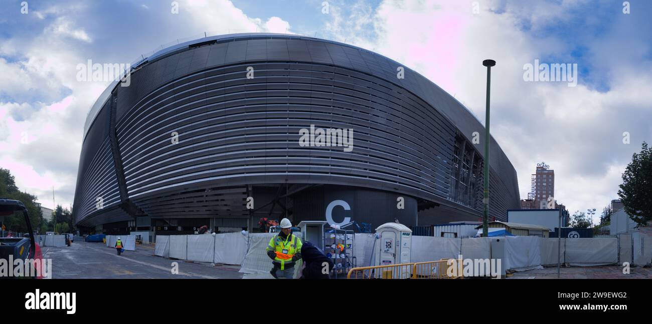 Vue générale de l'extérieur des travaux du nouveau stade de football Santiago Bernabeu du Real Madrid Banque D'Images