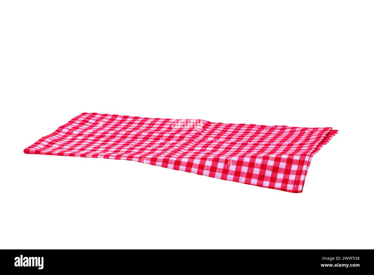 Texture de serviette à carreaux rouge et blanc ou nappe isolée sur fond blanc. Masque. Toile de fond pour votre placement de produit ou montage. Kitc Banque D'Images