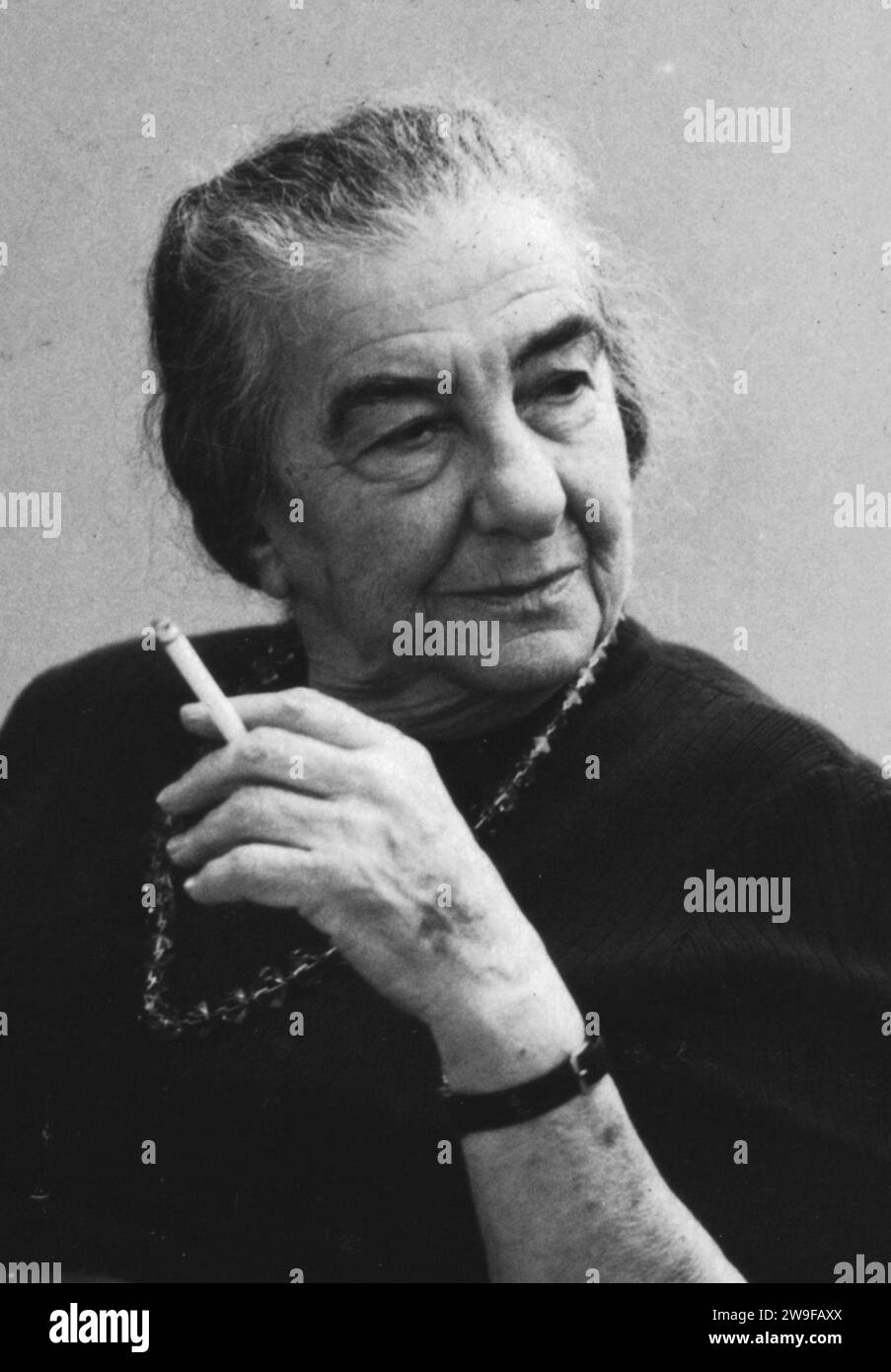 Golda Meir, Golda Meir (Mabovitch ; 1898 – 1978) politicienne israélienne qui a été le quatrième premier ministre d'Israël de 1969 à 1974. Banque D'Images